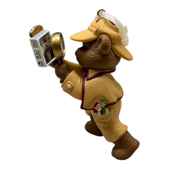 Holiday Pursuit Bear Detective 1994 Hallmark Keepsake of Membership Ornament - Picture 2 of 6